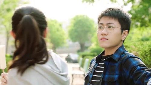 娱乐吃瓜酱班主任跳舞,校园热舞引学生狂欢